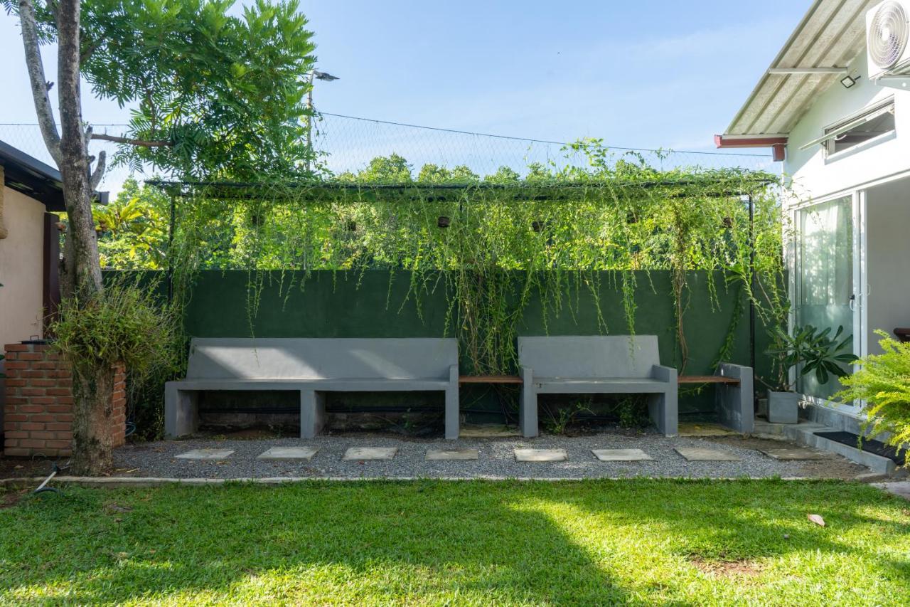 Villa Sarakkuwa Pamunugama Exteriér fotografie
