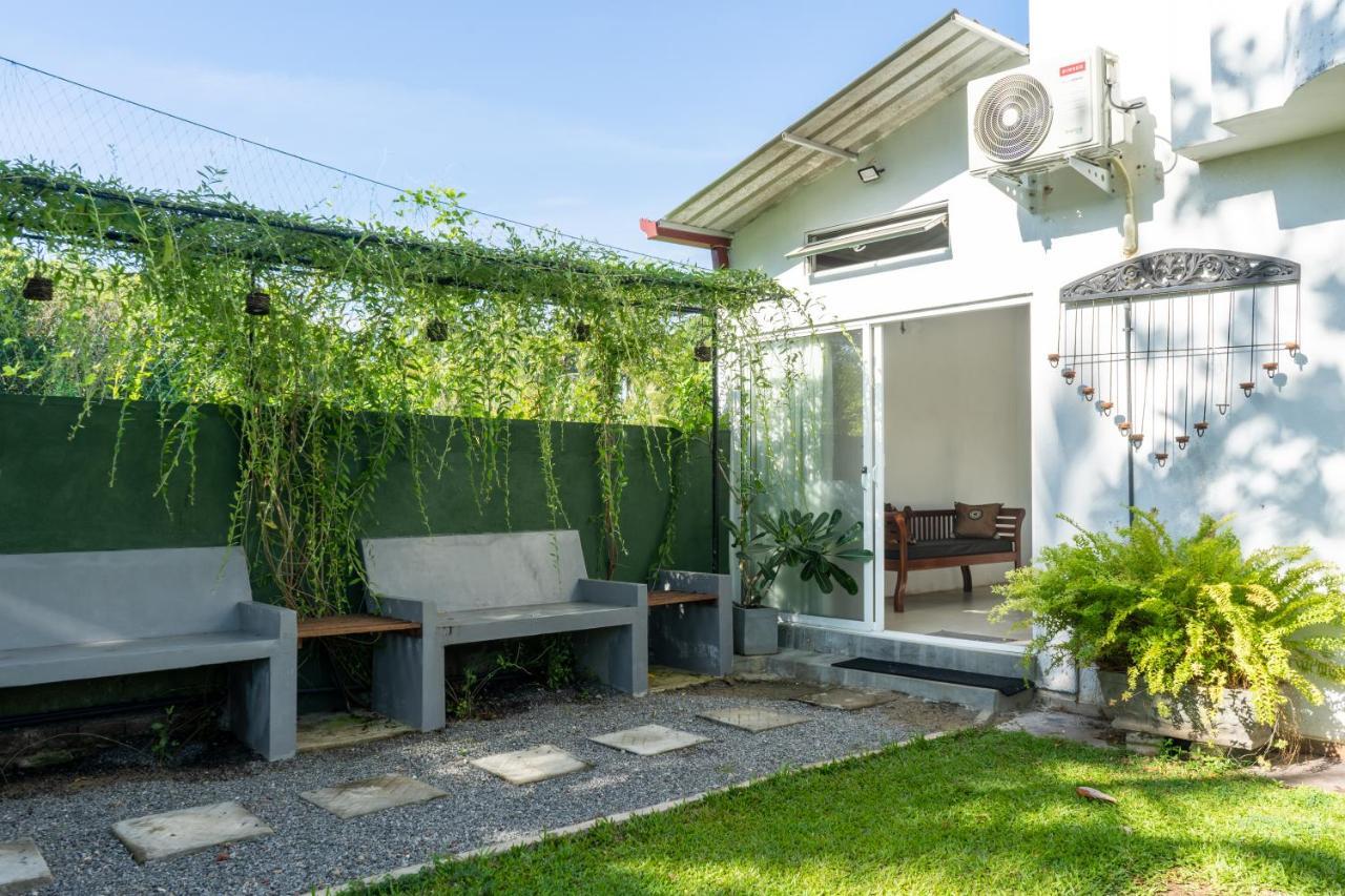 Villa Sarakkuwa Pamunugama Exteriér fotografie